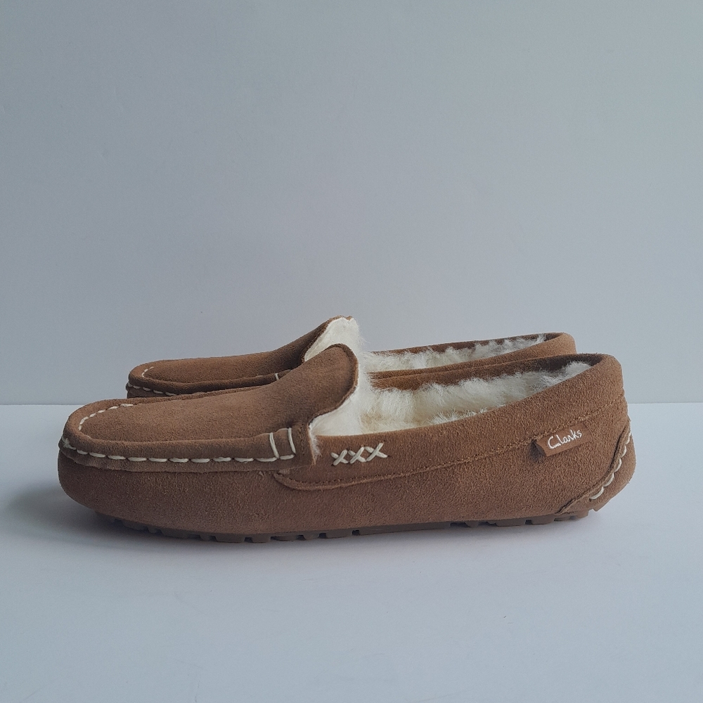 Clarks brown shearling suede slippers women's 7M